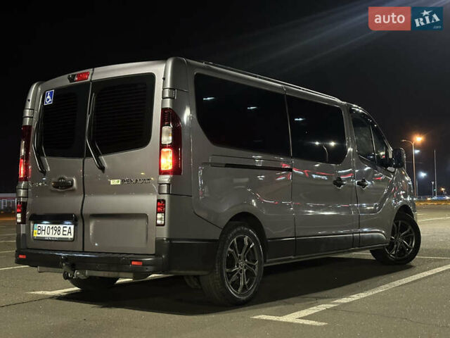 Серый Рено Трафик, объемом двигателя 2 л и пробегом 157 тыс. км за 27300 $, фото 20 на Automoto.ua