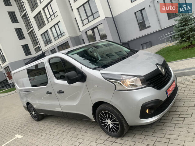 Серый Рено Трафик, объемом двигателя 1.6 л и пробегом 248 тыс. км за 16950 $, фото 3 на Automoto.ua