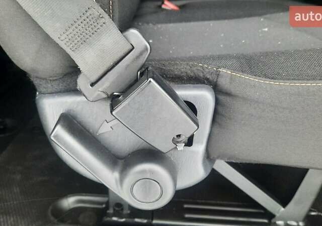 Сірий Рено Трафік, об'ємом двигуна 1.6 л та пробігом 237 тис. км за 19300 $, фото 41 на Automoto.ua