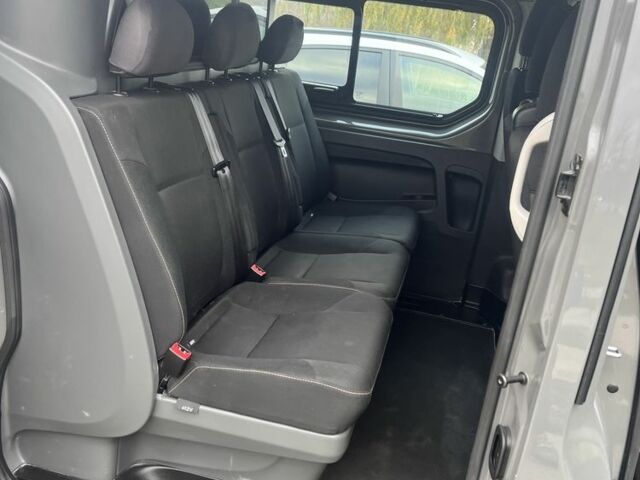 Серый Рено Трафик, объемом двигателя 1.6 л и пробегом 204 тыс. км за 16900 $, фото 4 на Automoto.ua