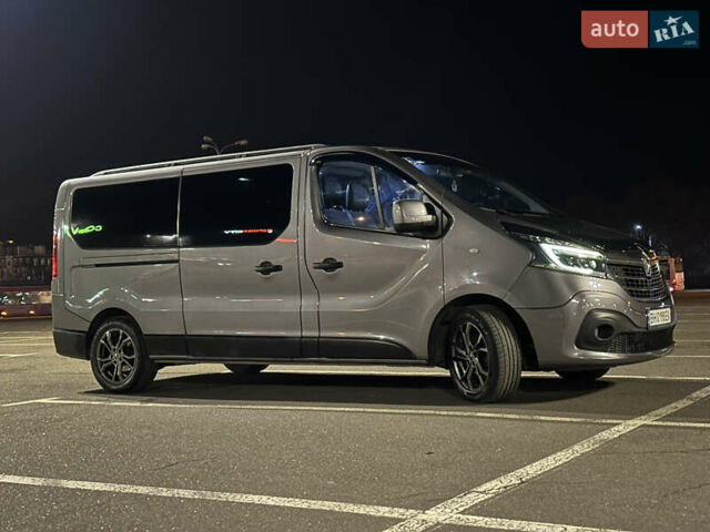 Серый Рено Трафик, объемом двигателя 2 л и пробегом 157 тыс. км за 27300 $, фото 21 на Automoto.ua