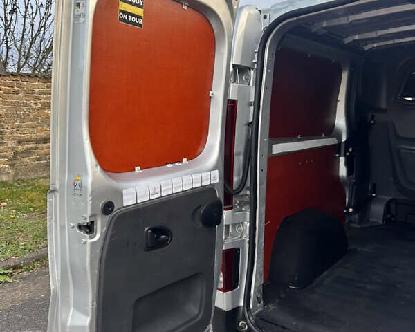 Серый Рено Трафик, объемом двигателя 1.6 л и пробегом 167 тыс. км за 18500 $, фото 25 на Automoto.ua