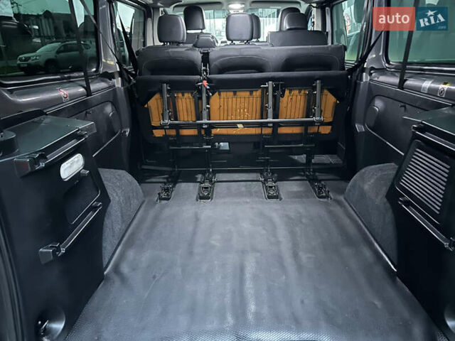 Серый Рено Трафик, объемом двигателя 2 л и пробегом 157 тыс. км за 27300 $, фото 64 на Automoto.ua