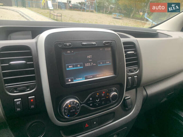 Серый Рено Трафик, объемом двигателя 1.6 л и пробегом 248 тыс. км за 16950 $, фото 10 на Automoto.ua