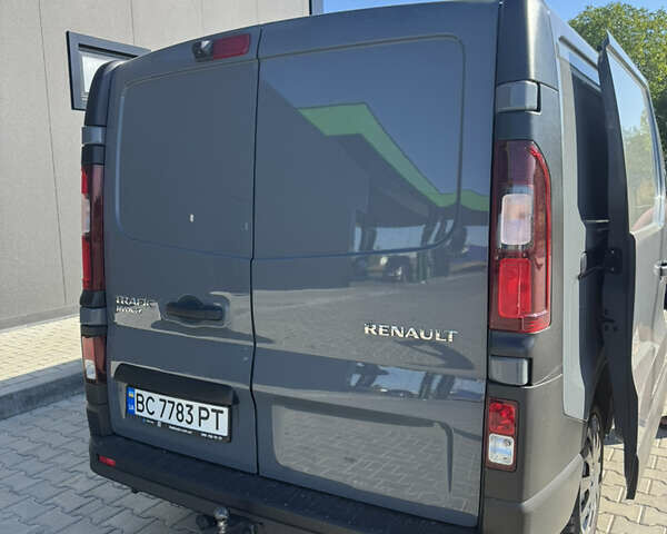 Сірий Рено Трафік, об'ємом двигуна 2 л та пробігом 106 тис. км за 21500 $, фото 3 на Automoto.ua