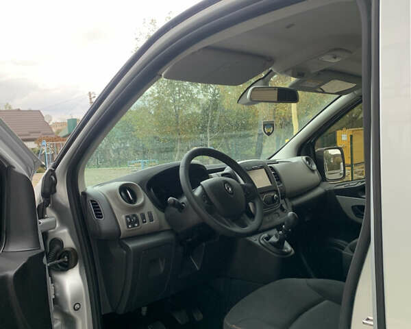 Серый Рено Трафик, объемом двигателя 1.6 л и пробегом 248 тыс. км за 16950 $, фото 25 на Automoto.ua