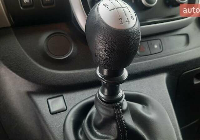 Сірий Рено Трафік, об'ємом двигуна 1.6 л та пробігом 237 тис. км за 19300 $, фото 20 на Automoto.ua