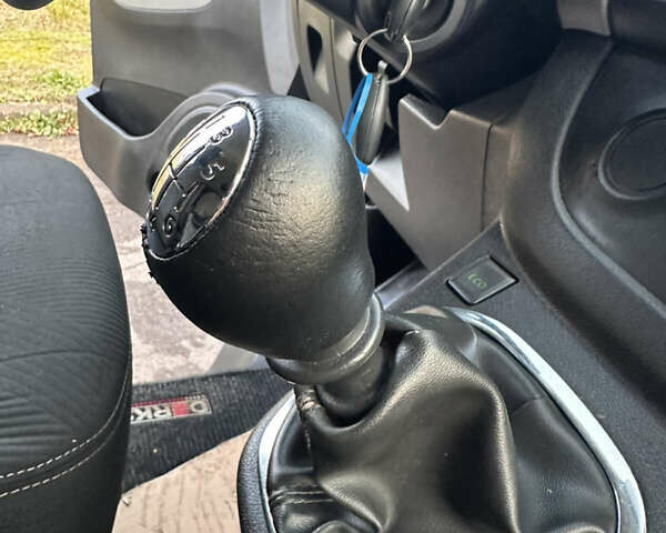 Серый Рено Трафик, объемом двигателя 1.6 л и пробегом 167 тыс. км за 18500 $, фото 34 на Automoto.ua