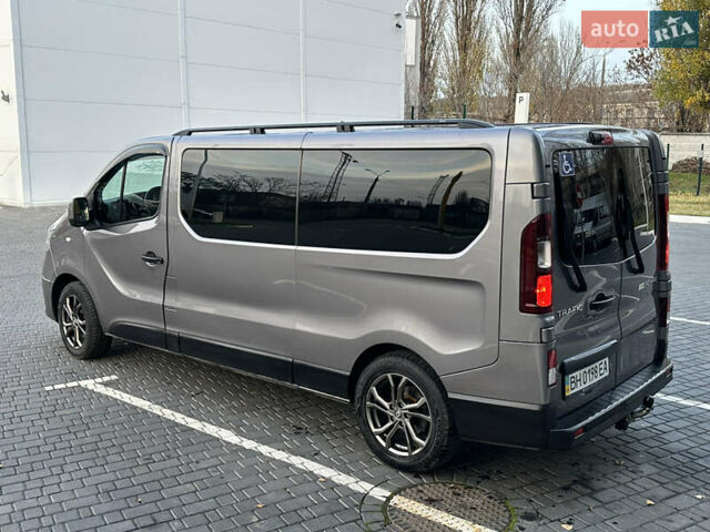 Серый Рено Трафик, объемом двигателя 2 л и пробегом 157 тыс. км за 27300 $, фото 8 на Automoto.ua