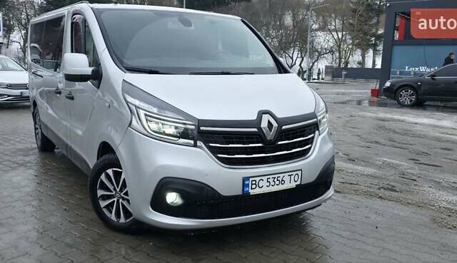 Серый Рено Трафик, объемом двигателя 2 л и пробегом 335 тыс. км за 30000 $, фото 5 на Automoto.ua