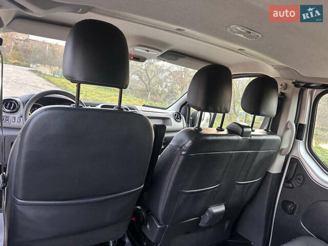 Серый Рено Трафик, объемом двигателя 1.6 л и пробегом 167 тыс. км за 18500 $, фото 21 на Automoto.ua