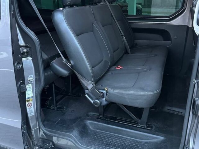 Серый Рено Трафик, объемом двигателя 2 л и пробегом 158 тыс. км за 26000 $, фото 15 на Automoto.ua