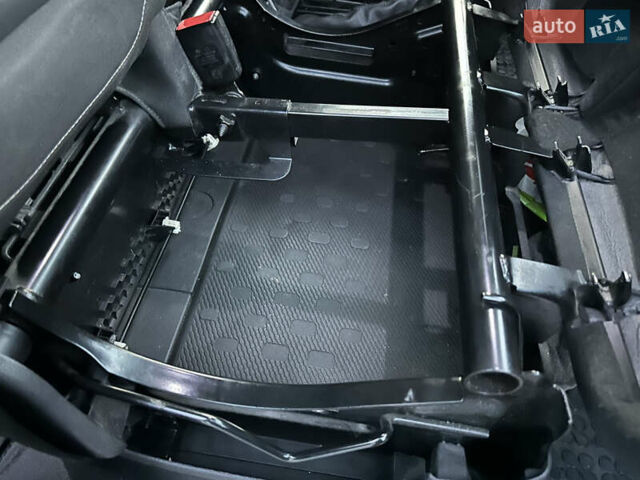 Серый Рено Трафик, объемом двигателя 2 л и пробегом 157 тыс. км за 27300 $, фото 47 на Automoto.ua