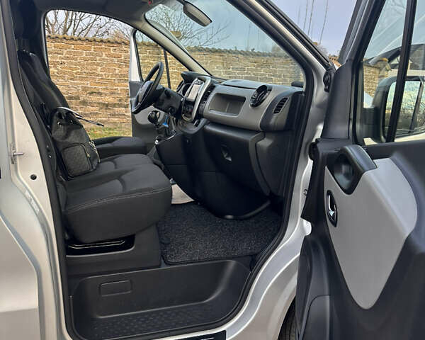 Серый Рено Трафик, объемом двигателя 1.6 л и пробегом 167 тыс. км за 18500 $, фото 30 на Automoto.ua