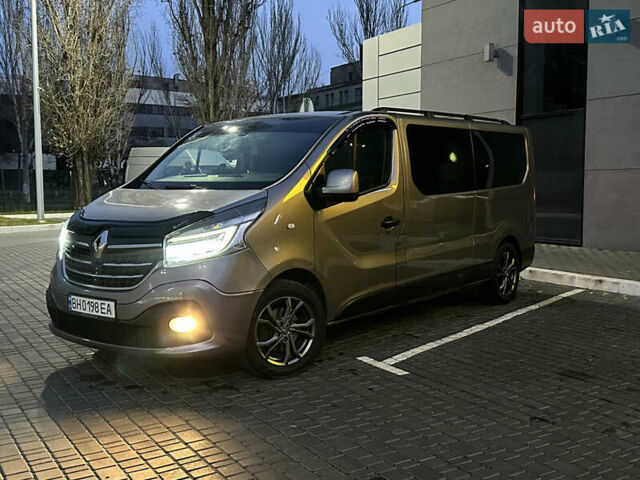 Серый Рено Трафик, объемом двигателя 2 л и пробегом 157 тыс. км за 27300 $, фото 12 на Automoto.ua