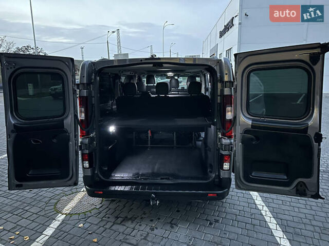 Серый Рено Трафик, объемом двигателя 2 л и пробегом 157 тыс. км за 27300 $, фото 69 на Automoto.ua