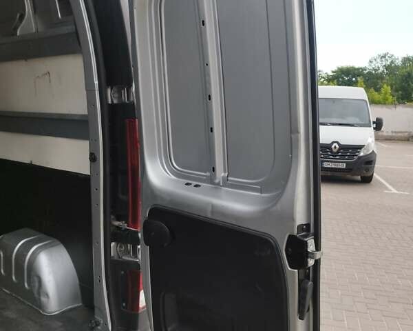 Серый Рено Трафик, объемом двигателя 2 л и пробегом 212 тыс. км за 16300 $, фото 33 на Automoto.ua