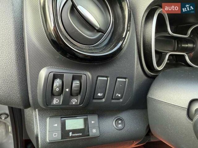 Серый Рено Трафик, объемом двигателя 2 л и пробегом 138 тыс. км за 22900 $, фото 18 на Automoto.ua