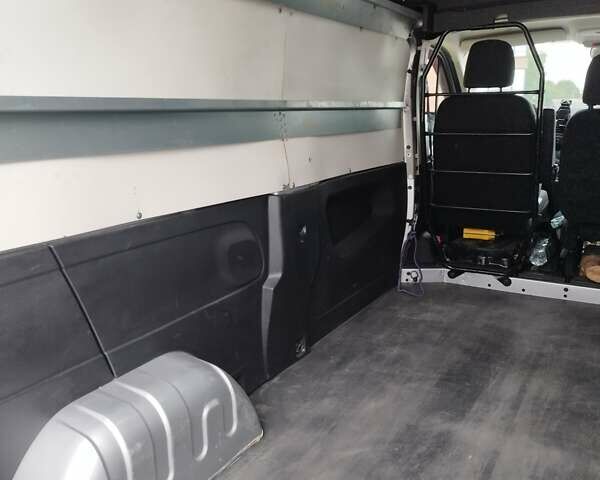 Серый Рено Трафик, объемом двигателя 2 л и пробегом 212 тыс. км за 16300 $, фото 35 на Automoto.ua