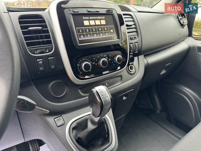 Серый Рено Трафик, объемом двигателя 2 л и пробегом 209 тыс. км за 21800 $, фото 48 на Automoto.ua