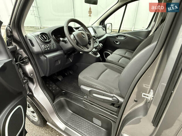 Серый Рено Трафик, объемом двигателя 2 л и пробегом 275 тыс. км за 24800 $, фото 25 на Automoto.ua