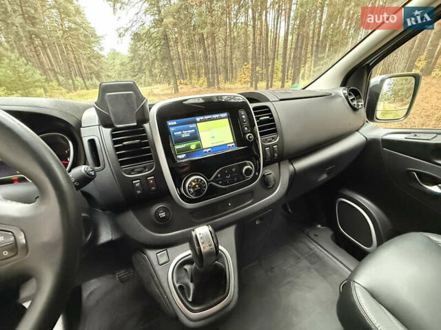 Сірий Рено Трафік, об'ємом двигуна 2 л та пробігом 135 тис. км за 34800 $, фото 55 на Automoto.ua