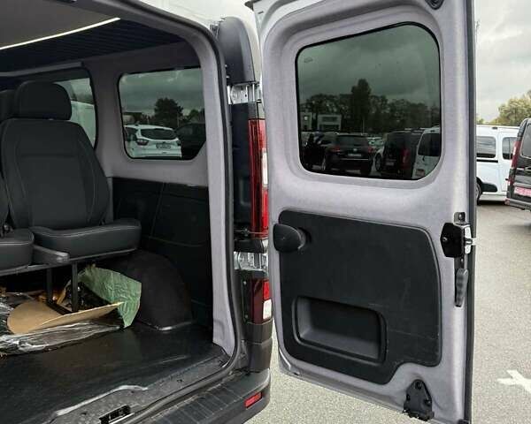 Серый Рено Трафик, объемом двигателя 2 л и пробегом 138 тыс. км за 22900 $, фото 8 на Automoto.ua