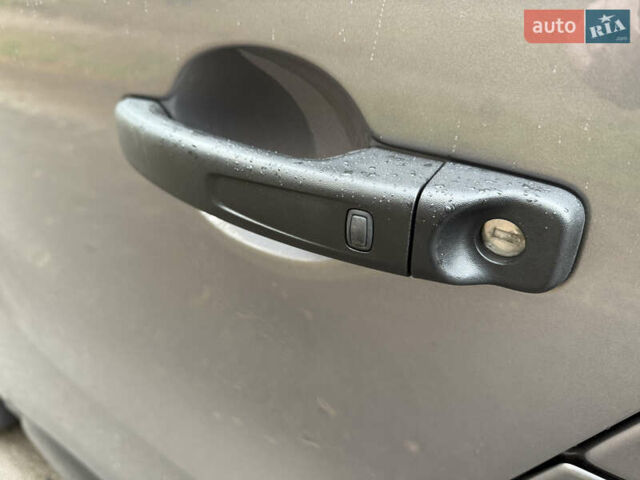 Серый Рено Трафик, объемом двигателя 2 л и пробегом 52 тыс. км за 28800 $, фото 51 на Automoto.ua