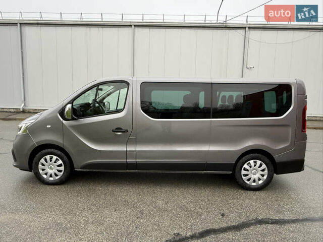 Серый Рено Трафик, объемом двигателя 2 л и пробегом 275 тыс. км за 24800 $, фото 50 на Automoto.ua