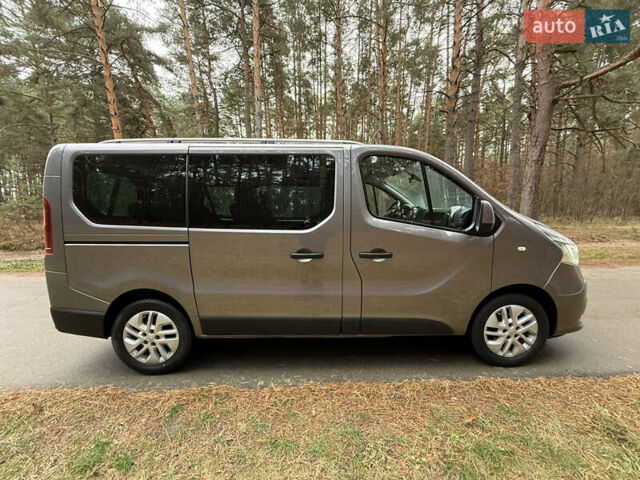 Серый Рено Трафик, объемом двигателя 2 л и пробегом 52 тыс. км за 28800 $, фото 15 на Automoto.ua