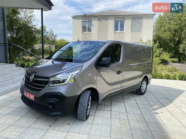 Серый Рено Трафик, объемом двигателя 2 л и пробегом 245 тыс. км за 17500 $, фото 1 на Automoto.ua