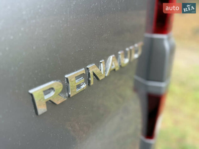 Серый Рено Трафик, объемом двигателя 2 л и пробегом 52 тыс. км за 28800 $, фото 49 на Automoto.ua
