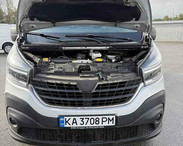 Серый Рено Трафик, объемом двигателя 2 л и пробегом 138 тыс. км за 22900 $, фото 25 на Automoto.ua