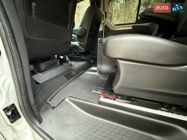 Сірий Рено Трафік, об'ємом двигуна 2 л та пробігом 135 тис. км за 34800 $, фото 68 на Automoto.ua