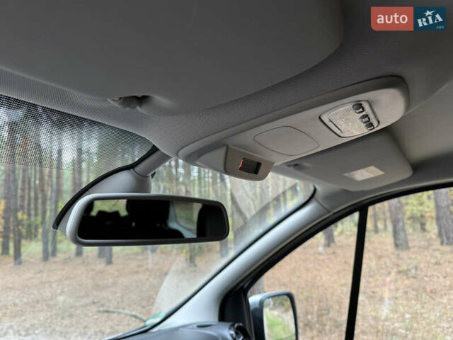 Сірий Рено Трафік, об'ємом двигуна 2 л та пробігом 135 тис. км за 34800 $, фото 51 на Automoto.ua