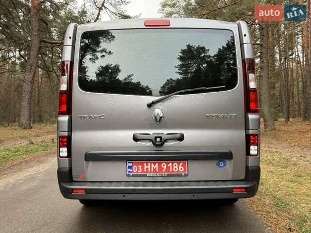 Серый Рено Трафик, объемом двигателя 2 л и пробегом 52 тыс. км за 28800 $, фото 12 на Automoto.ua