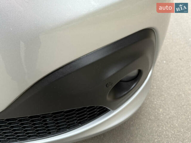 Сірий Рено Трафік, об'ємом двигуна 2 л та пробігом 135 тис. км за 34800 $, фото 23 на Automoto.ua