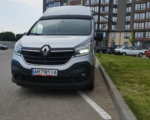 Серый Рено Трафик, объемом двигателя 2 л и пробегом 212 тыс. км за 16300 $, фото 48 на Automoto.ua