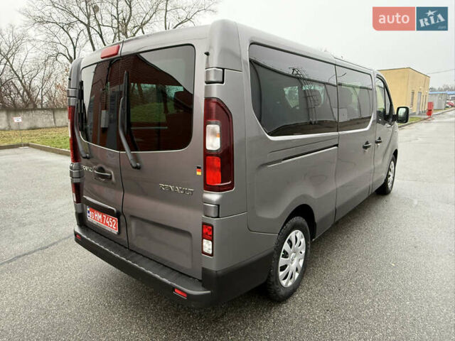 Серый Рено Трафик, объемом двигателя 2 л и пробегом 275 тыс. км за 24800 $, фото 53 на Automoto.ua