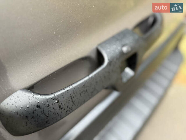 Серый Рено Трафик, объемом двигателя 2 л и пробегом 52 тыс. км за 28800 $, фото 48 на Automoto.ua