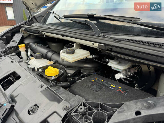 Серый Рено Трафик, объемом двигателя 2 л и пробегом 202 тыс. км за 23999 $, фото 10 на Automoto.ua