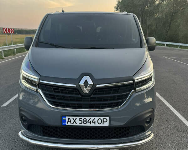Серый Рено Трафик, объемом двигателя 2 л и пробегом 109 тыс. км за 25500 $, фото 4 на Automoto.ua