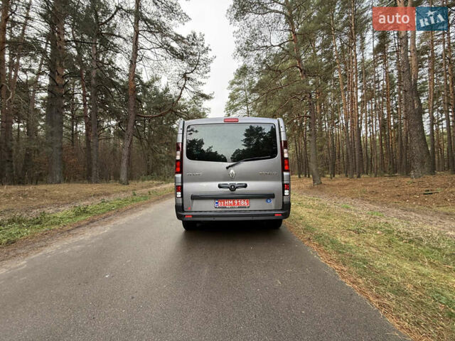 Серый Рено Трафик, объемом двигателя 2 л и пробегом 52 тыс. км за 28800 $, фото 63 на Automoto.ua