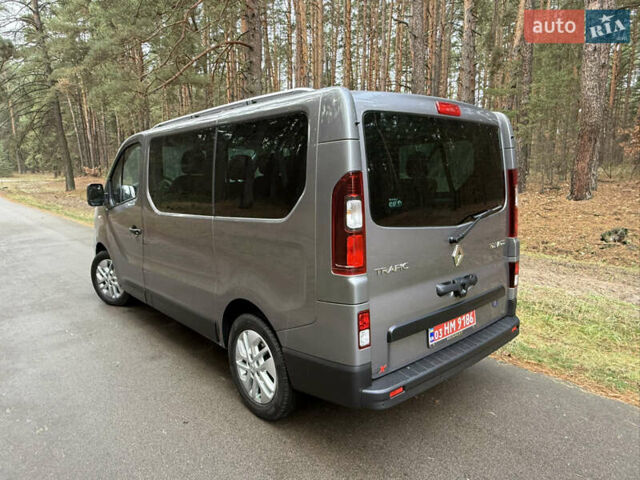 Серый Рено Трафик, объемом двигателя 2 л и пробегом 52 тыс. км за 28800 $, фото 24 на Automoto.ua