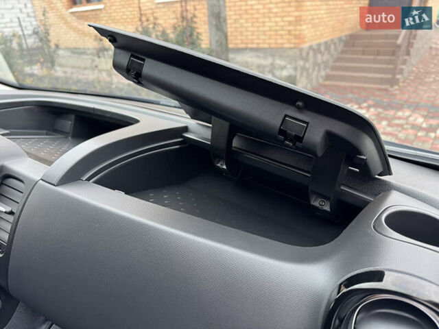 Серый Рено Трафик, объемом двигателя 2 л и пробегом 209 тыс. км за 21800 $, фото 29 на Automoto.ua