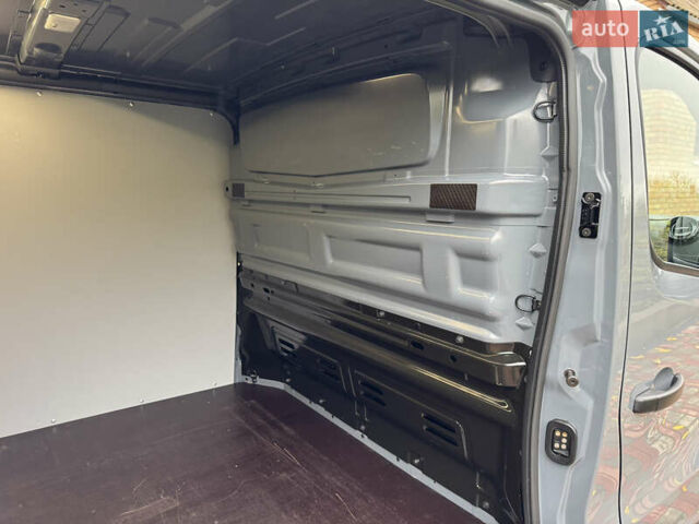 Серый Рено Трафик, объемом двигателя 2 л и пробегом 209 тыс. км за 21800 $, фото 17 на Automoto.ua