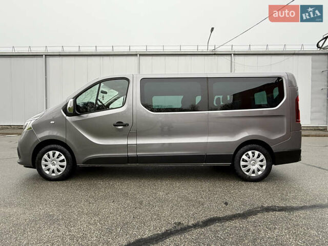 Серый Рено Трафик, объемом двигателя 2 л и пробегом 275 тыс. км за 24800 $, фото 8 на Automoto.ua