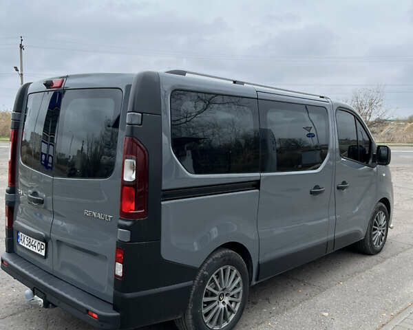 Серый Рено Трафик, объемом двигателя 2 л и пробегом 110 тыс. км за 25500 $, фото 4 на Automoto.ua