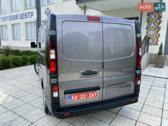 Серый Рено Трафик, объемом двигателя 2 л и пробегом 245 тыс. км за 17500 $, фото 11 на Automoto.ua