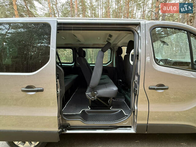 Серый Рено Трафик, объемом двигателя 2 л и пробегом 52 тыс. км за 28800 $, фото 44 на Automoto.ua